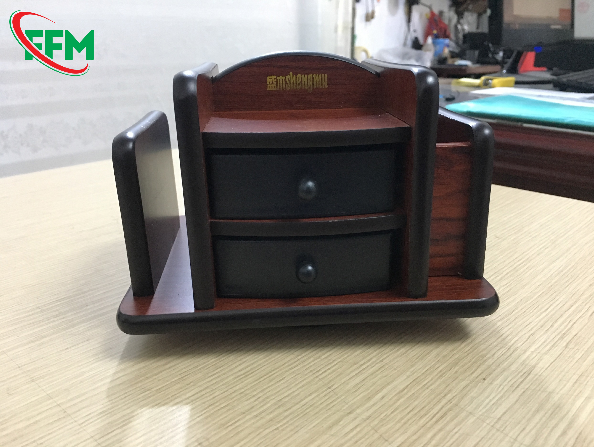 Hộp-đựng-bút-gỗ-SM-8013
