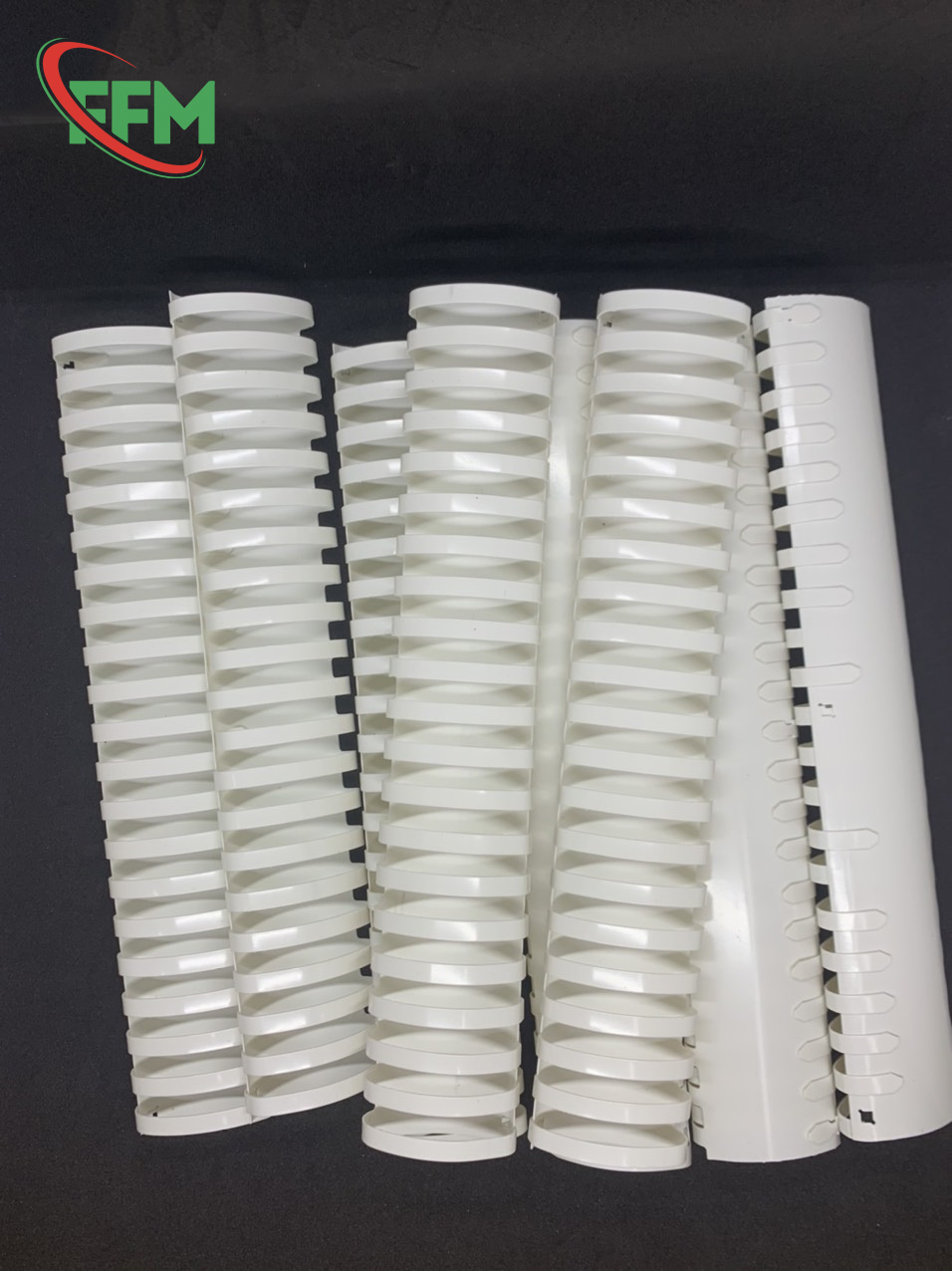 Gáy-xoắn-lò-xo-nhựa-51mm-500-tờ