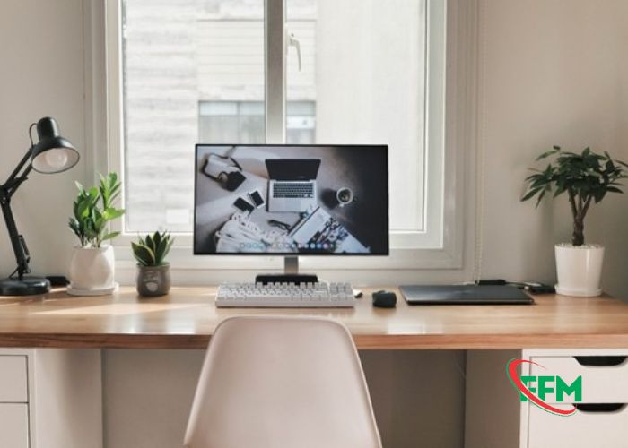 50+ Ý tưởng trang trí bàn làm việc tạo động lực cho nhân viên